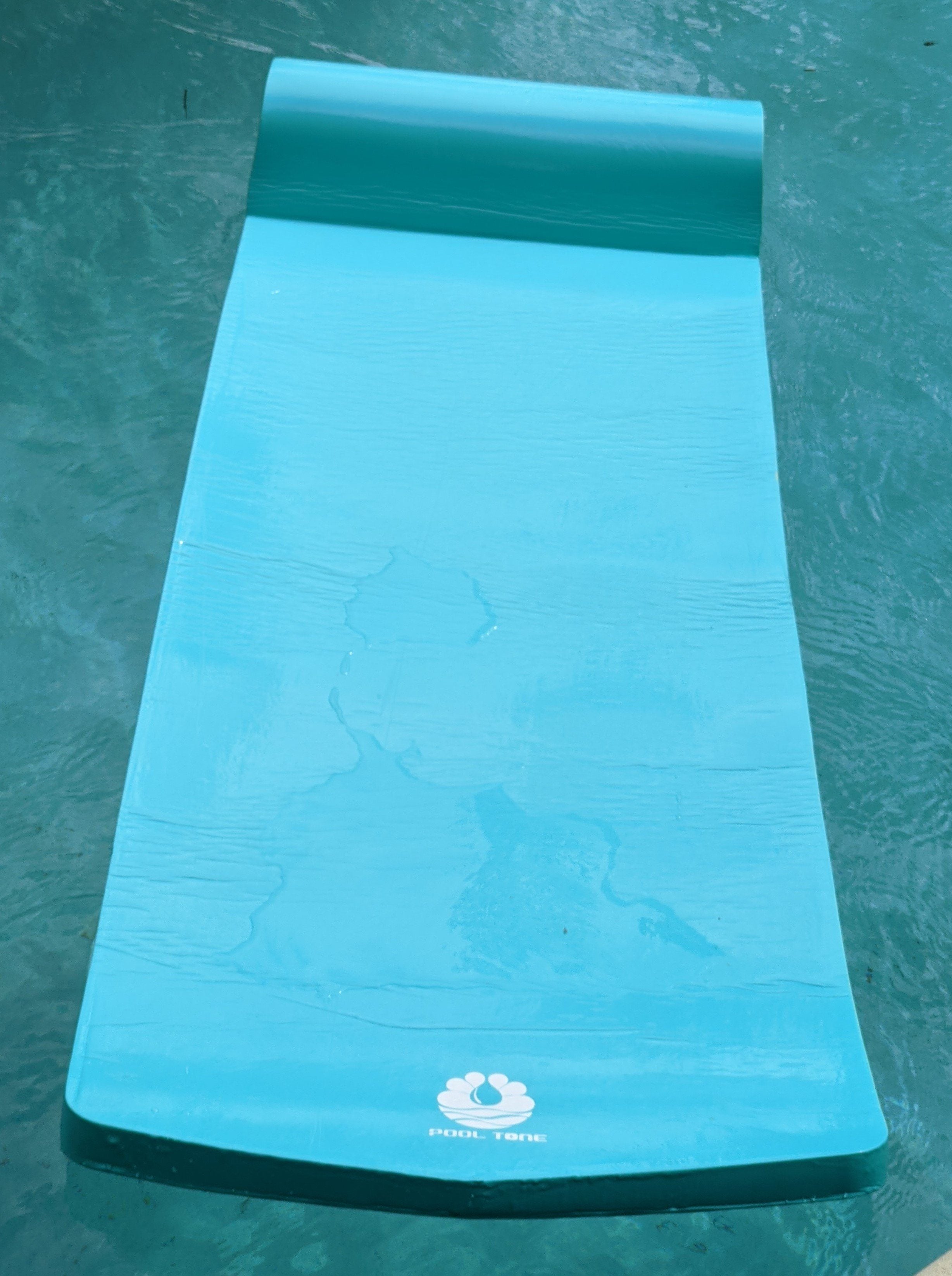 https://www.florida-sunseeker.com/cdn/shop/products/pooltone-pool-float-mat-aqua-blue-floaty-foam-with-vinyl-coating-home-garden-pool-spa-pool-spa-accessories-pooltone-974269_2456x.jpg?v=1613935064